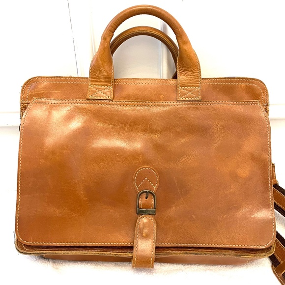 Canyon Outback Distressed Brown Leather Messenger Bag - Picture 1 of 12